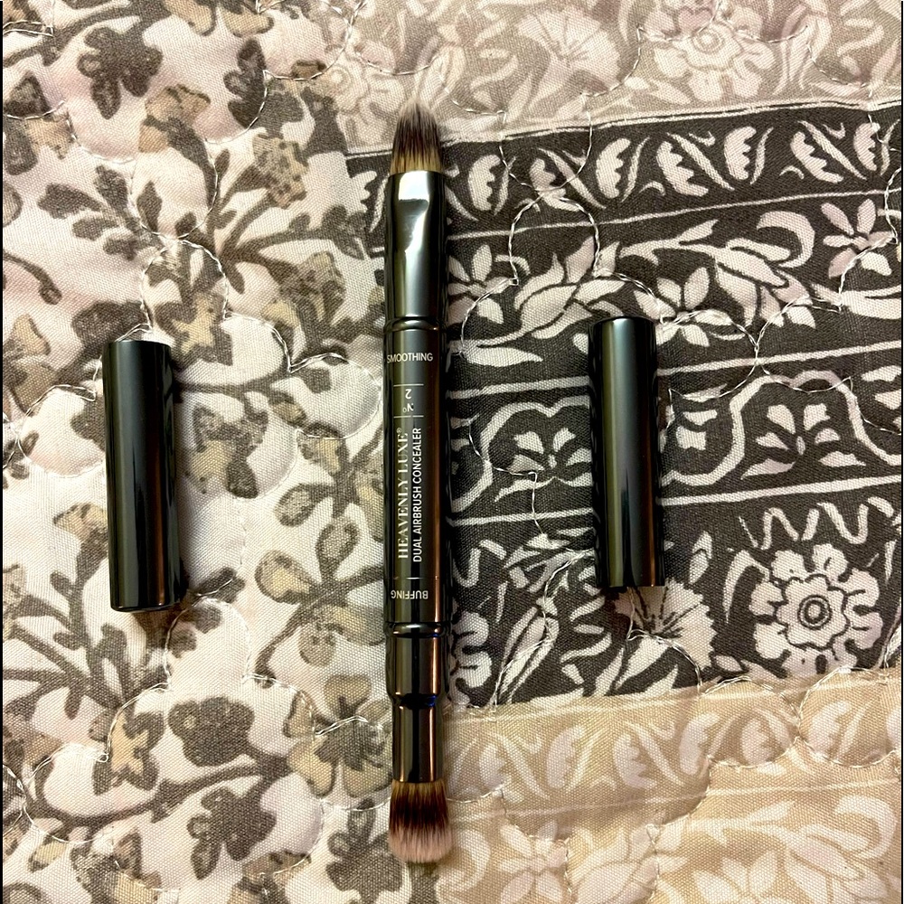 IT Cosmetics Makeup Brush